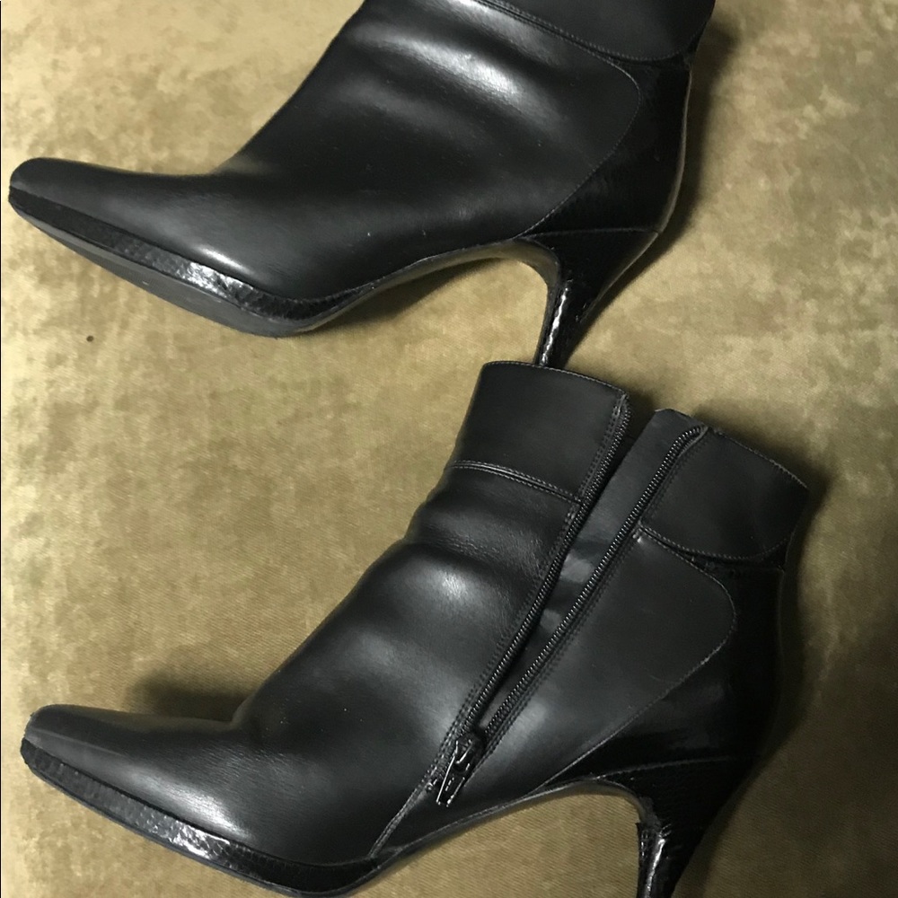 Nine West booties!!
